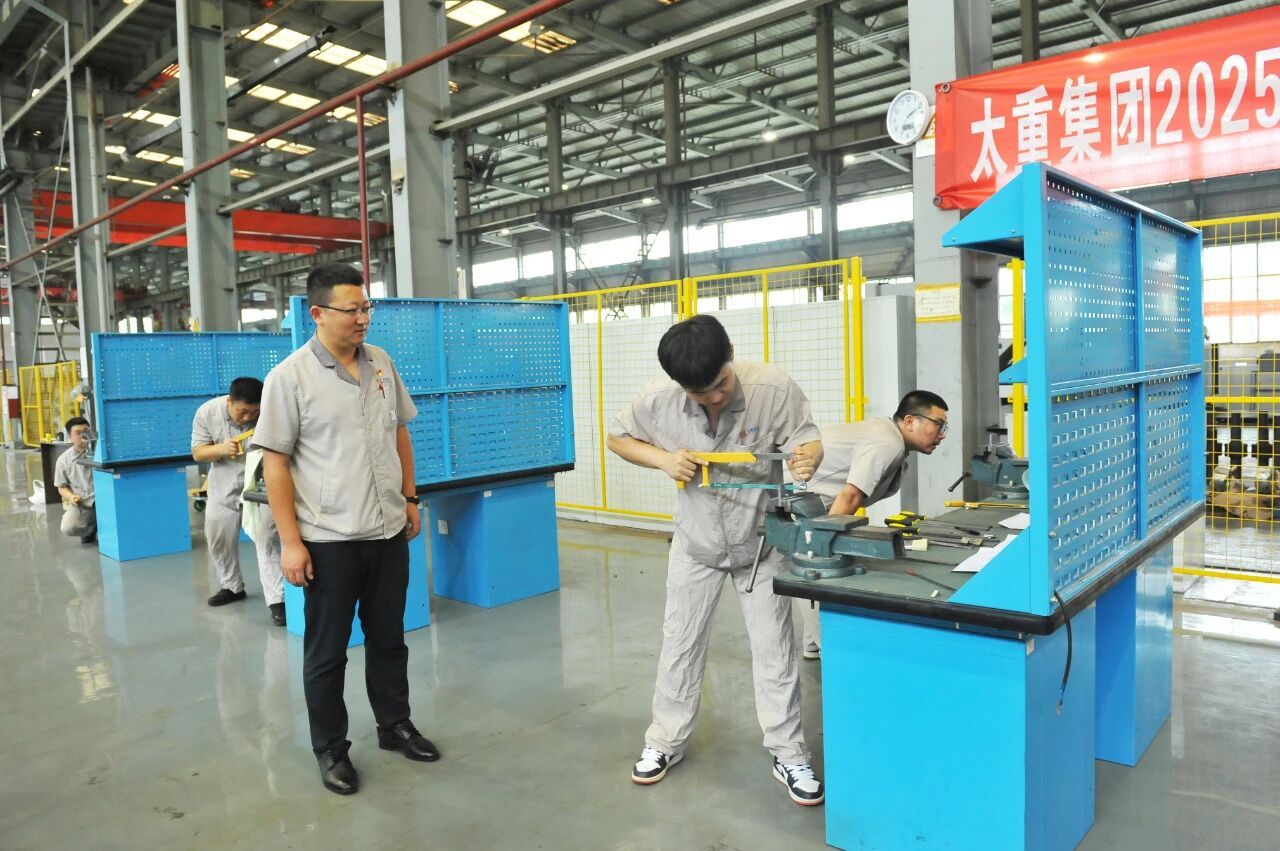 A9550CDAABD55060DA90A04F9D8_F34938C5_2F239